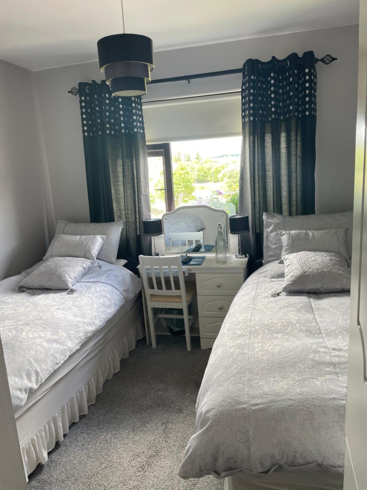 Twin Room with Shower